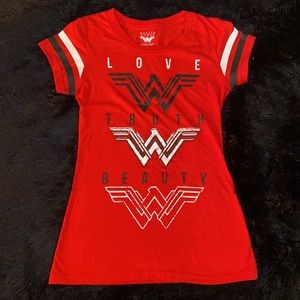 Wonder Woman Red Fitted Tee Sz S